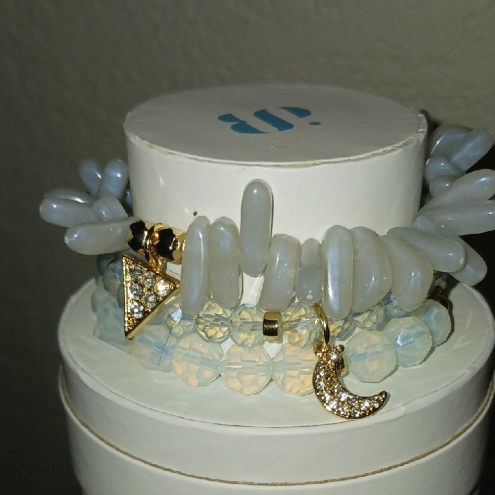 This Stunning Summer Nights Bracelet Set